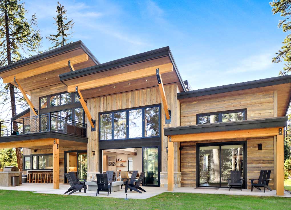Reclaimed wood siding on a modern rustice house in the Cheyenne finish on an exterior by Eide Homes in Cle Elum, WA